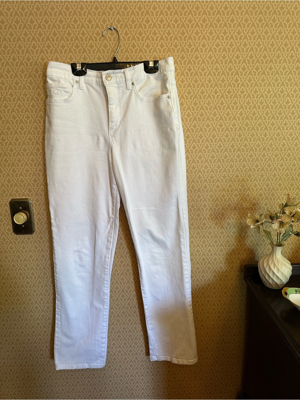 Gloria Vanderbilt White Straight Leg Jeans